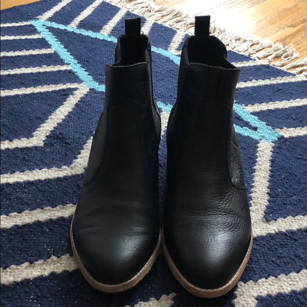 Gap Black Leather Chelsea Boots